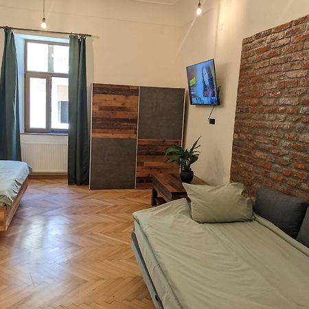 The Industrique Home - 3 Bedroom Apartment ทิมิชัวรา ภายนอก รูปภาพ