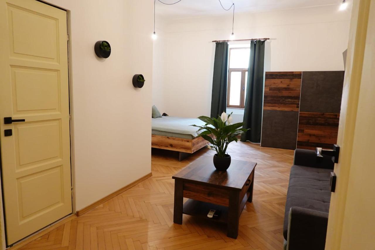 The Industrique Home - 3 Bedroom Apartment ทิมิชัวรา ภายนอก รูปภาพ