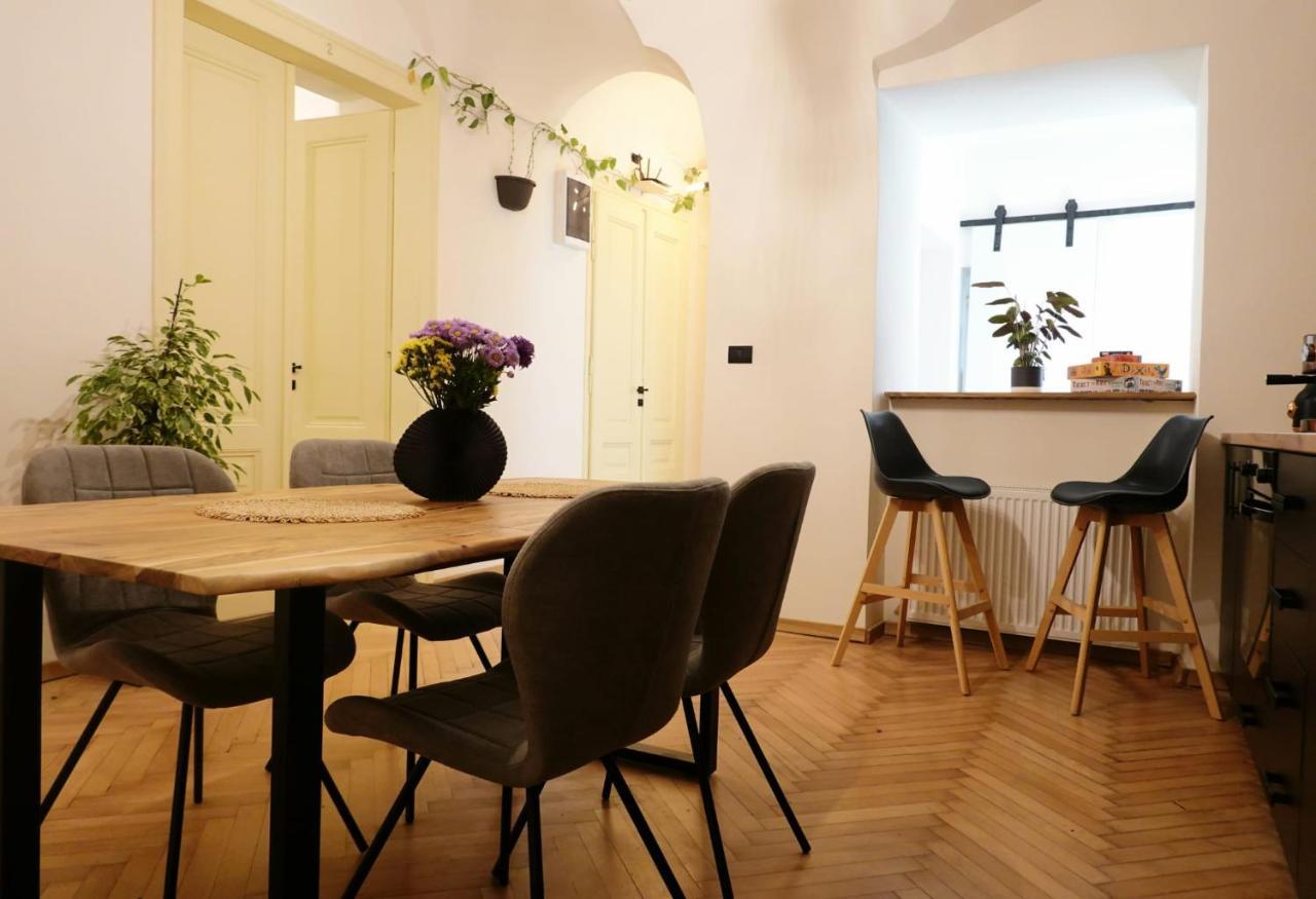 The Industrique Home - 3 Bedroom Apartment ทิมิชัวรา ภายนอก รูปภาพ