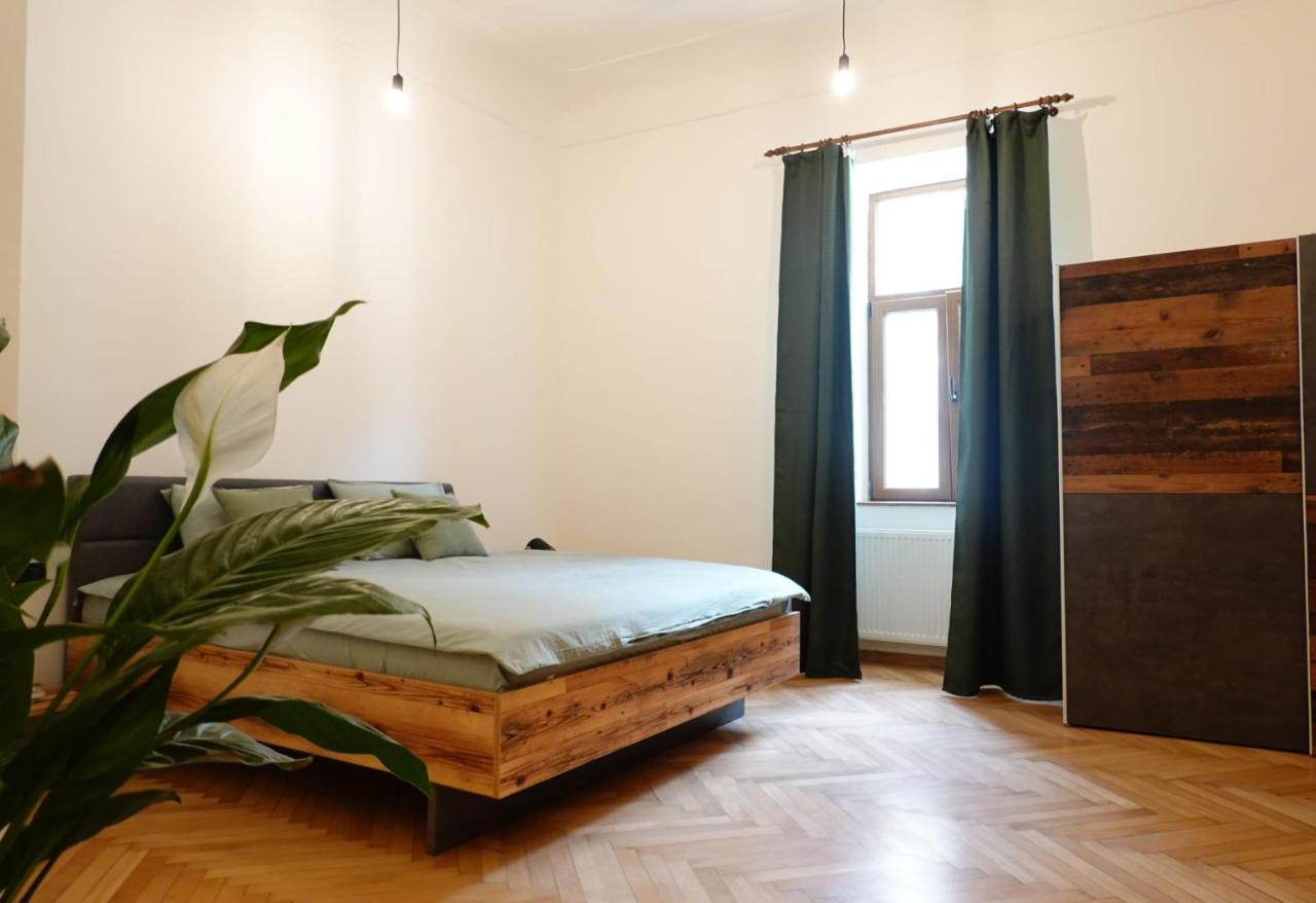 The Industrique Home - 3 Bedroom Apartment ทิมิชัวรา ภายนอก รูปภาพ
