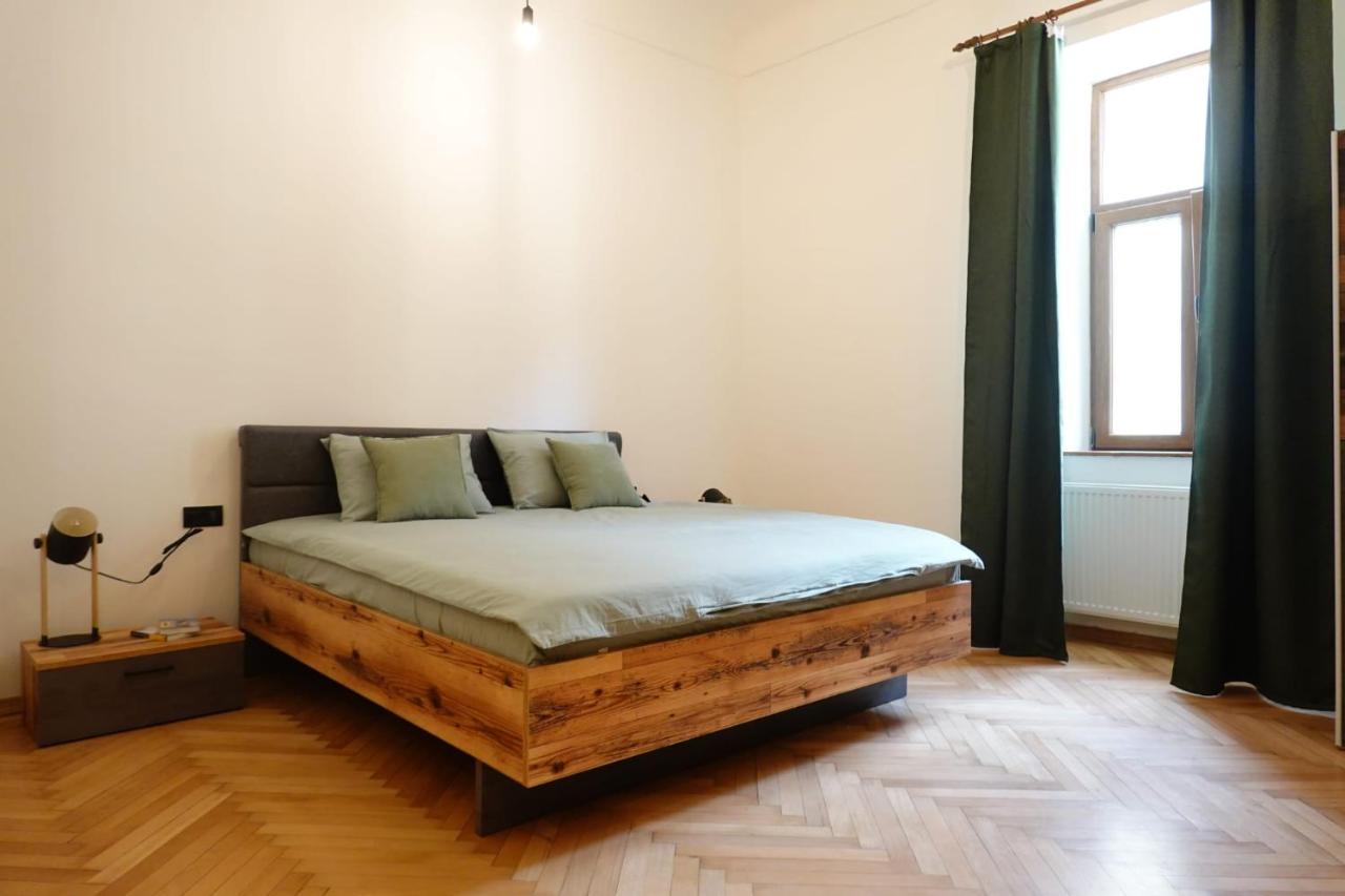 The Industrique Home - 3 Bedroom Apartment ทิมิชัวรา ภายนอก รูปภาพ