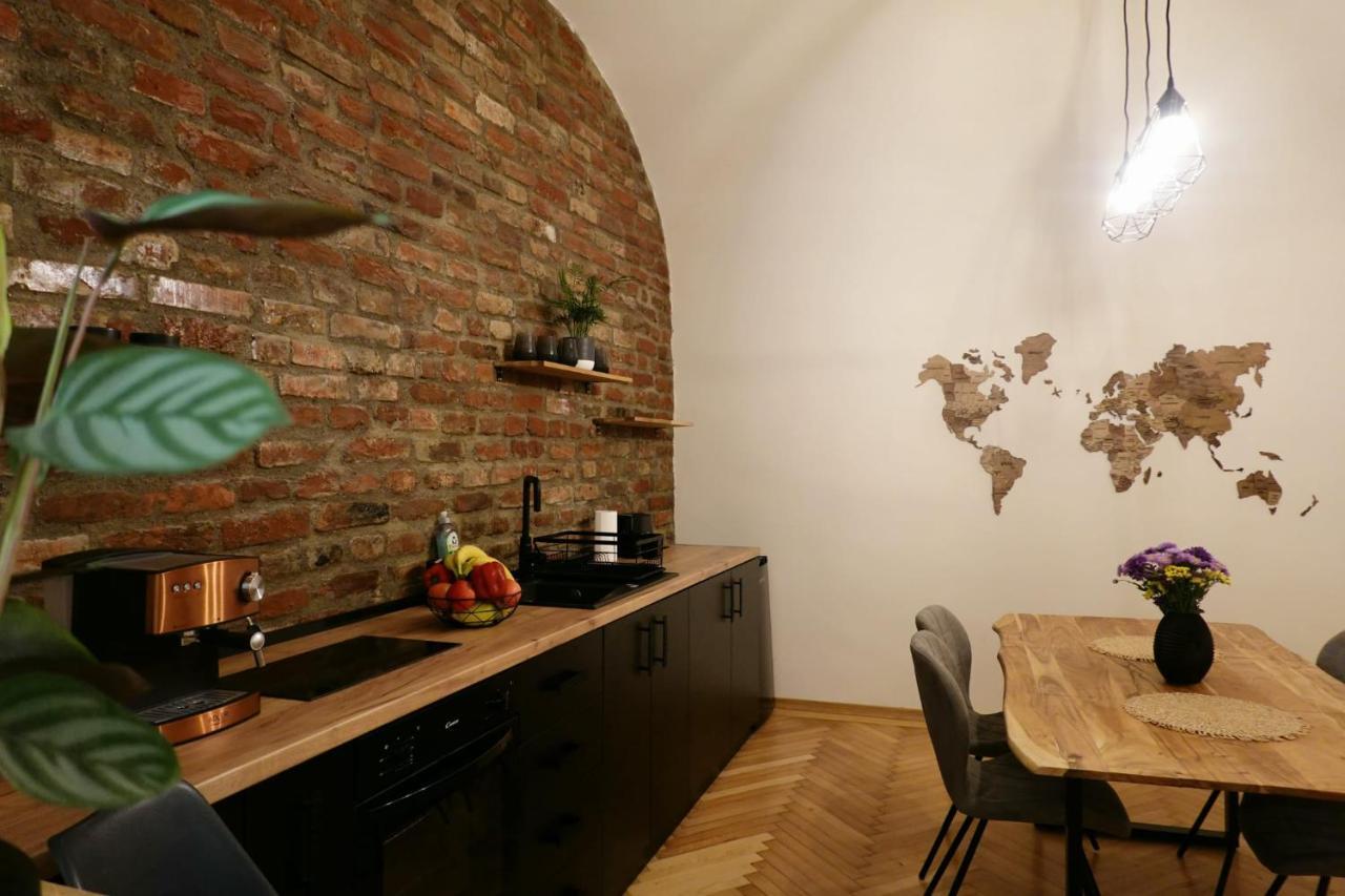 The Industrique Home - 3 Bedroom Apartment ทิมิชัวรา ภายนอก รูปภาพ