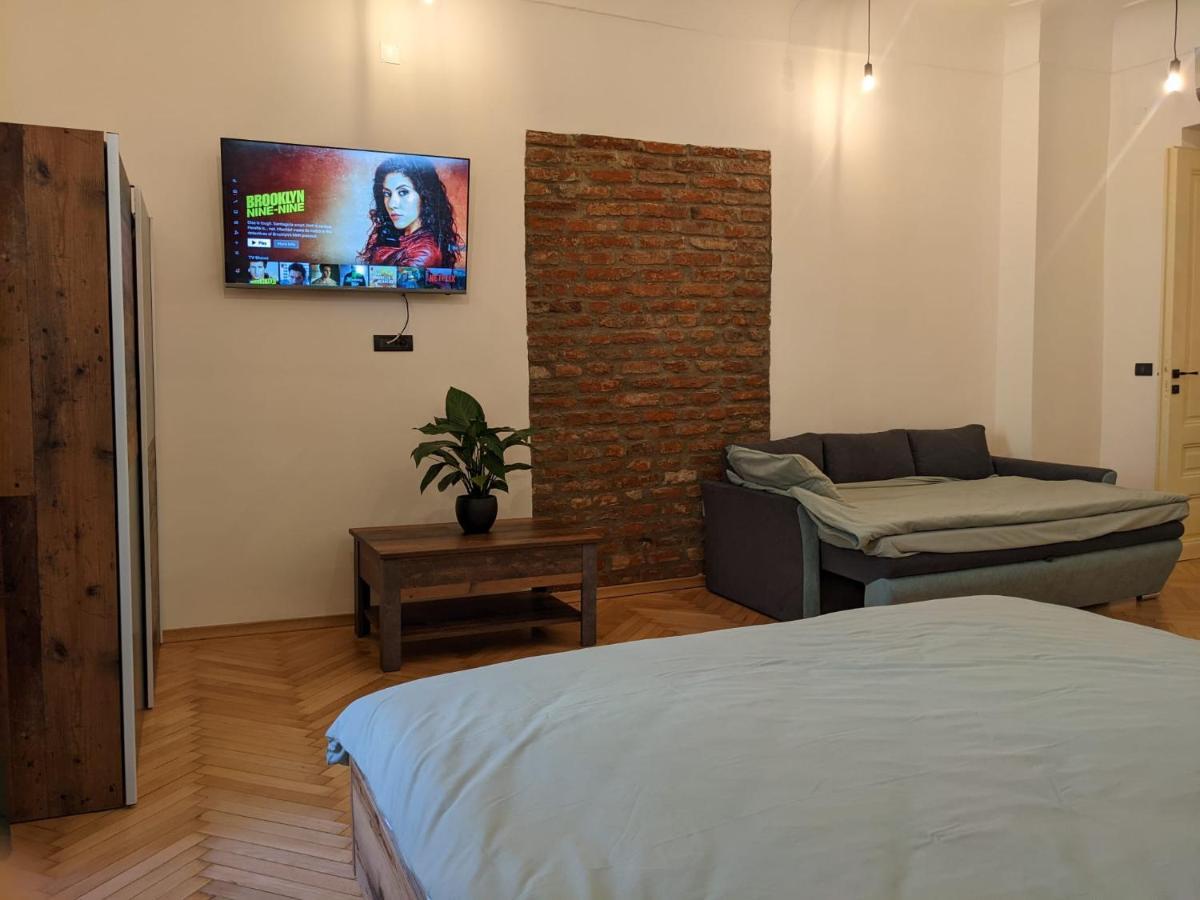 The Industrique Home - 3 Bedroom Apartment ทิมิชัวรา ภายนอก รูปภาพ