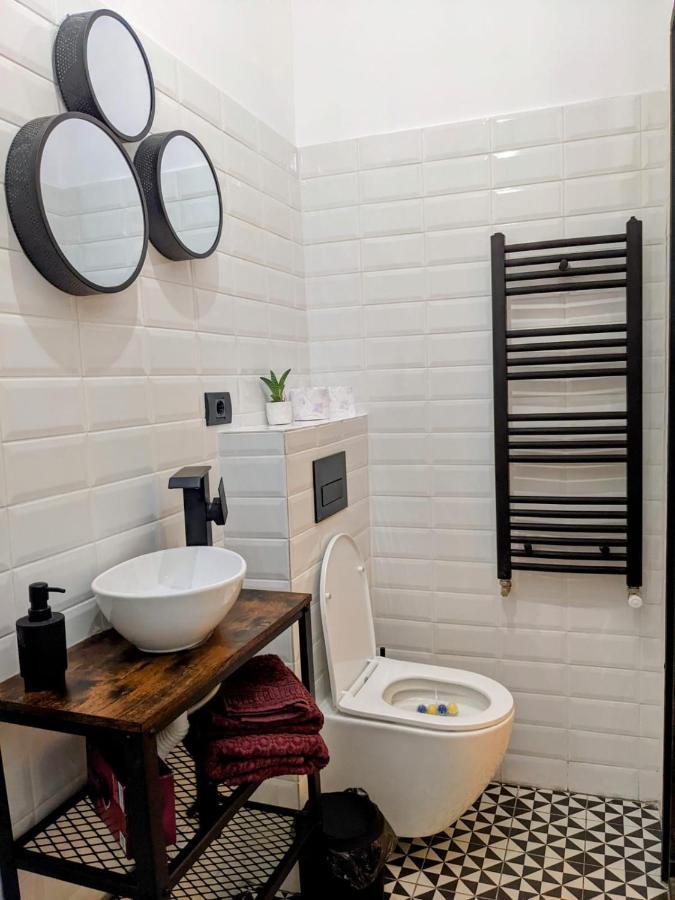 The Industrique Home - 3 Bedroom Apartment ทิมิชัวรา ภายนอก รูปภาพ