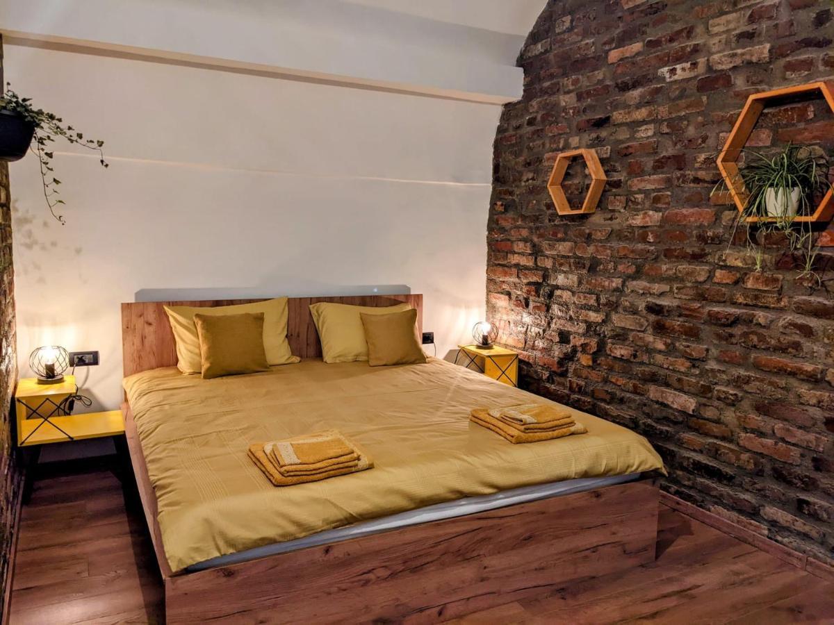 The Industrique Home - 3 Bedroom Apartment ทิมิชัวรา ภายนอก รูปภาพ