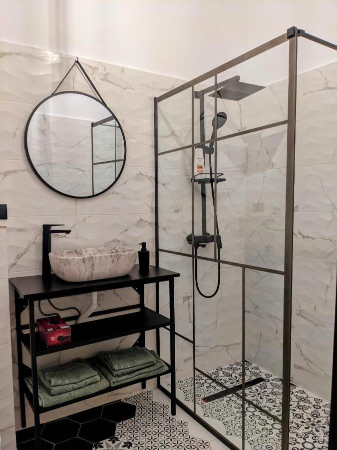 The Industrique Home - 3 Bedroom Apartment ทิมิชัวรา ภายนอก รูปภาพ