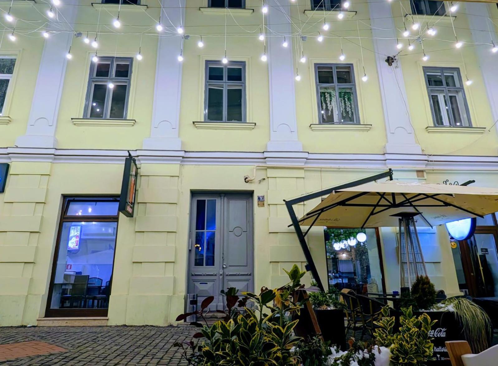 The Industrique Home - 3 Bedroom Apartment ทิมิชัวรา ภายนอก รูปภาพ